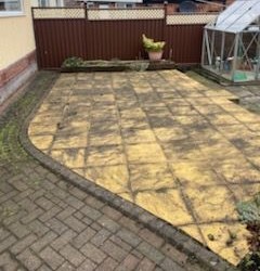 block paving driveway before cleaning