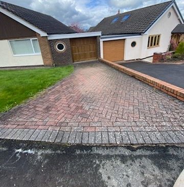 block paving driveway before cleaning